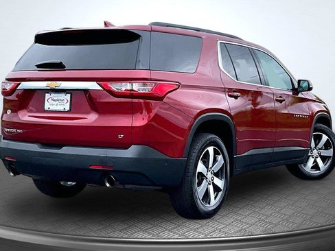 Used 2021 Chevrolet Traverse LT w/ LT Premium Package AWD/4WD image 2