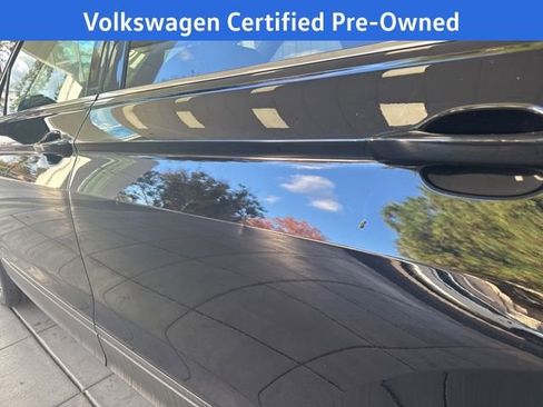 Certified 2023 Volkswagen Tiguan SE w/ Panoramic Sunroof Package image 10