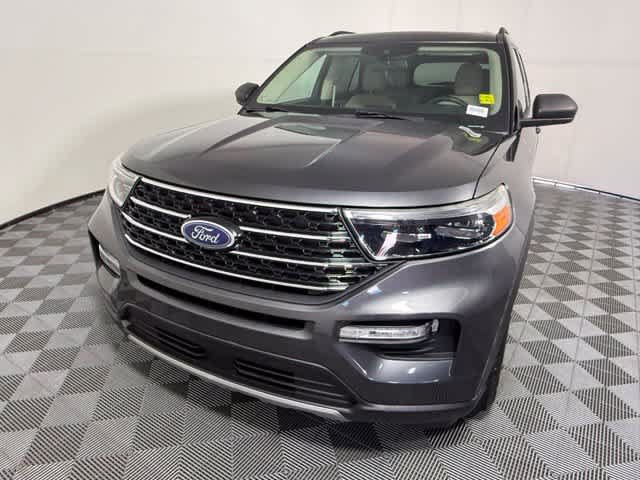 Used 2020 Ford Explorer XLT w/ Equipment Group 202A RWD image 2
