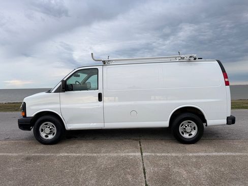 Used 2013 Chevrolet Express 2500 image 8