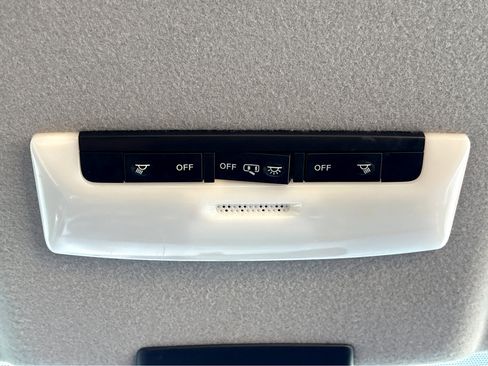 Used 2021 Nissan Kicks SV w/ Exterior Package image 27