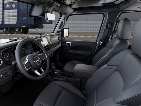 New 2025 Jeep Wrangler Unlimited Sahara w/ Technology Group AWD/4WD image 22