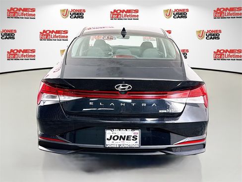 Certified 2023 Hyundai Elantra Blue image 15