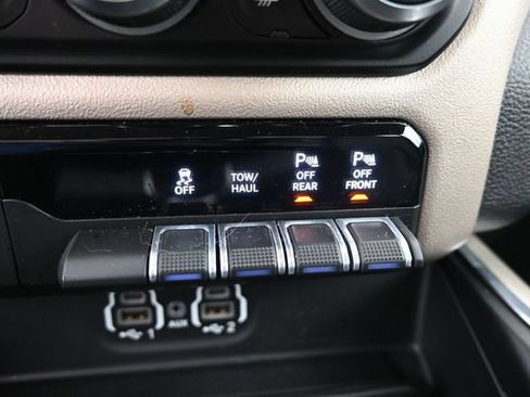 Used 2022 RAM 1500 Laramie AWD/4WD image 31
