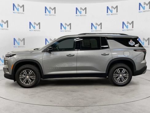 Used 2026 Chevrolet Traverse LT w/ Driver Confidence Package AWD/4WD image 2