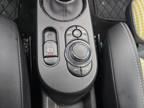 Used 2024 MINI Cooper SE w/ MINI Resolute Edition image 26