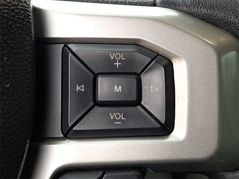 Used 2020 Ford F250 Lariat w/ Chrome Package image 29