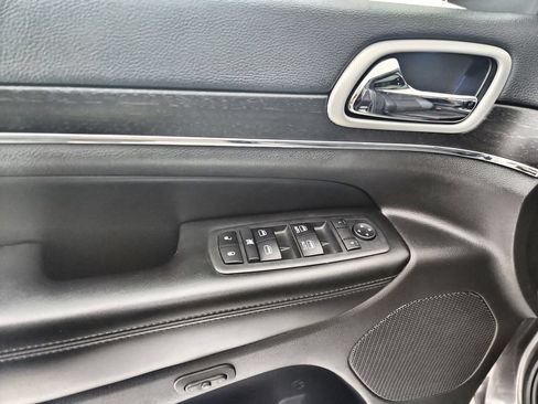 Certified 2018 Jeep Grand Cherokee Limited AWD/4WD image 24
