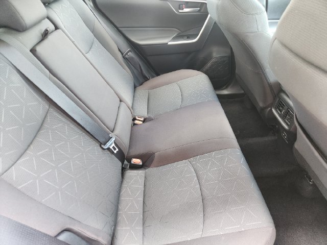 Used 2025 Toyota RAV4 XLE AWD/4WD image 31