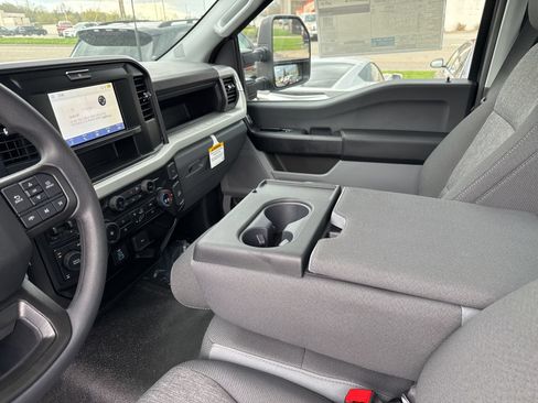 New 2026 Ford F250 XL w/ XL Off-Road Package AWD/4WD image 8