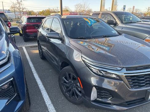 Used 2022 Chevrolet Equinox RS w/ RS Leather Package FWD image 1