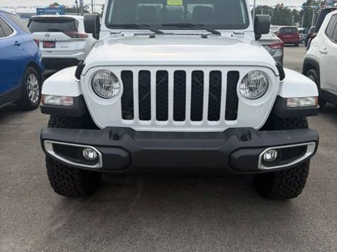 Used 2021 Jeep Gladiator Sport AWD/4WD image 2