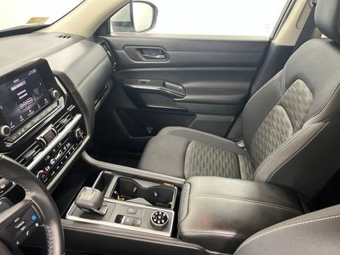 Used 2025 Nissan Pathfinder SV AWD/4WD image 23
