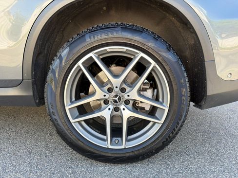 Used 2019 Mercedes-Benz GLC 300 4MATIC image 38