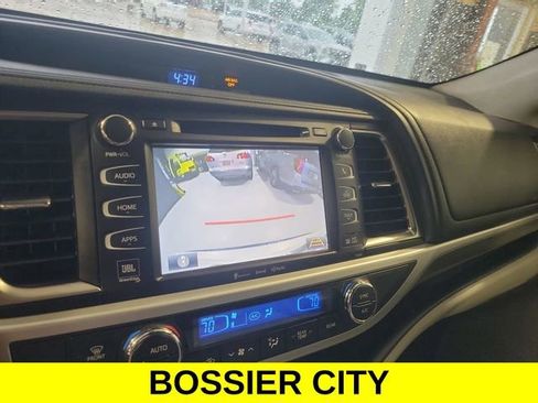 Used 2019 Toyota Highlander Limited Platinum FWD image 15