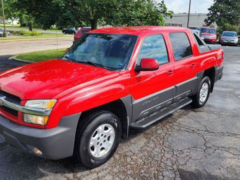 Used 2003 Chevrolet Avalanche 4x4 w/ Suspension Package, Off-Road image 8