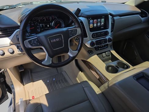 Used 2020 GMC Yukon XL SLT w/ Open Road Package AWD/4WD image 18