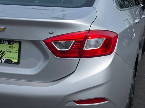 Used 2017 Chevrolet Cruze LT w/ Convenience Package FWD image 16