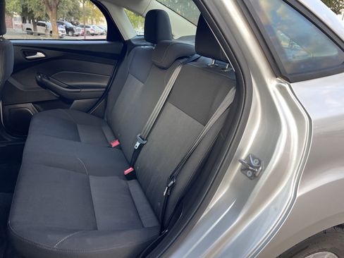 Used 2018 Ford Focus SE image 16