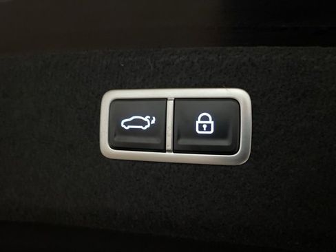 Used 2024 Genesis G80 image 8