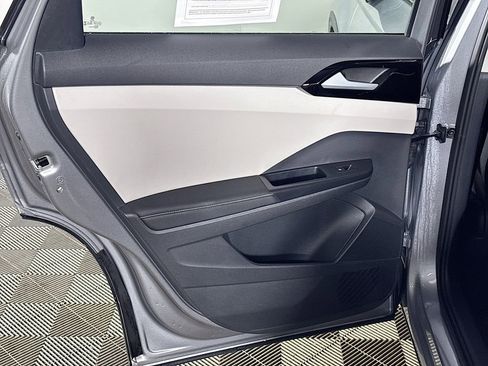 Certified 2025 Volkswagen Taos S image 18