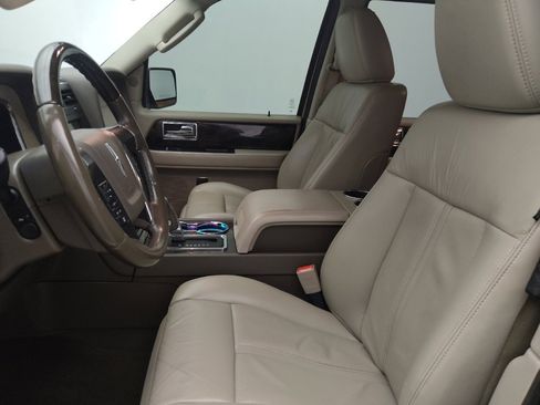 Used 2017 Lincoln Navigator Select image 17