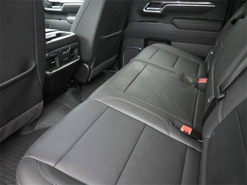 Used 2025 Chevrolet Silverado 2500 LTZ w/ LTZ Convenience Package image 19