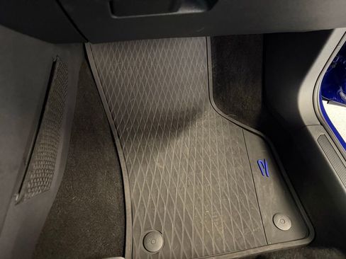 Used 2024 Volkswagen Golf R image 35