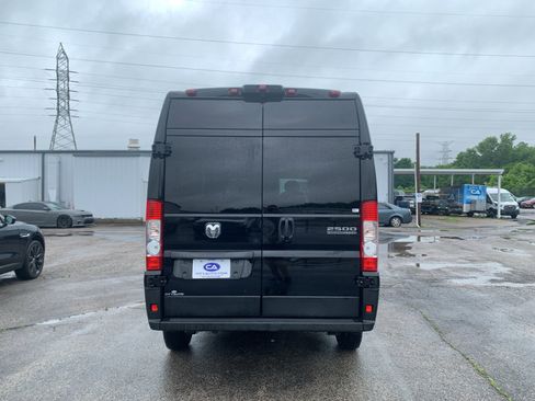 Used 2023 RAM ProMaster 2500 FWD image 4