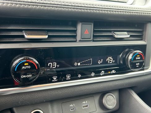 Used 2023 Nissan Rogue SV FWD image 26