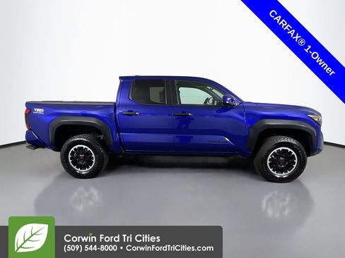 Used 2024 Toyota Tacoma TRD Off-Road image 17