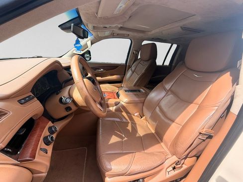 Used 2015 Cadillac Escalade ESV Platinum AWD/4WD image 16