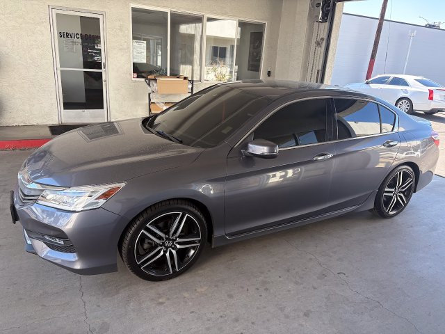Used 2016 Honda Accord Touring image 7