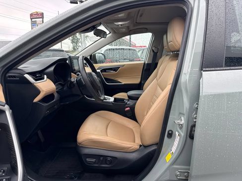 Used 2021 Toyota RAV4 XLE Premium FWD image 12