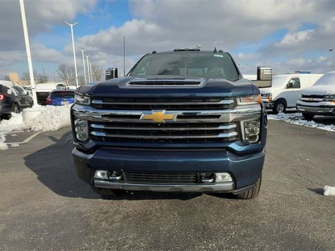 Used 2020 Chevrolet Silverado 3500 High Country w/ Z71 Off-Road Package image 3