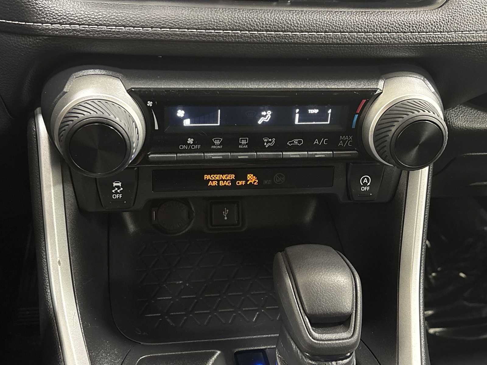 Certified 2021 Toyota RAV4 LE AWD/4WD image 21