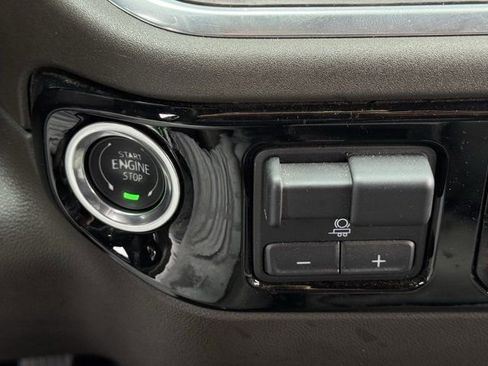 Used 2025 GMC Sierra 1500 SLT image 19