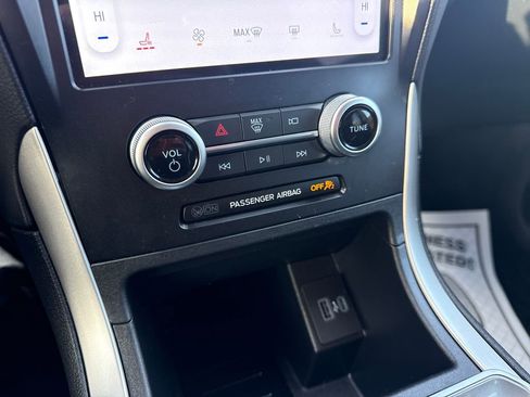 Used 2024 Ford Edge SEL w/ Convenience Package image 32