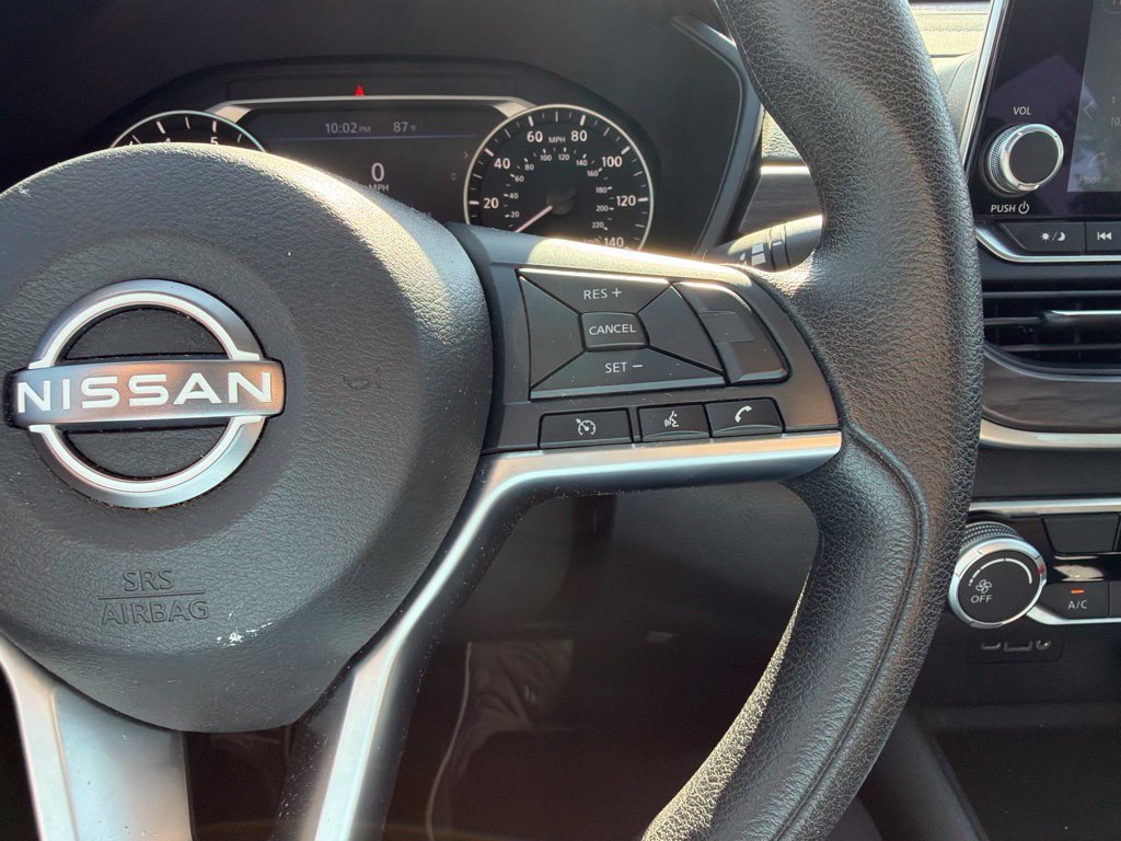 Used 2025 Nissan Altima 2.5 SV FWD image 27