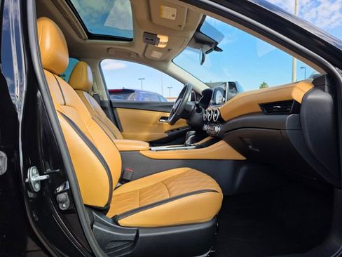 Used 2024 Nissan Sentra SV w/ SV Premium Package image 10