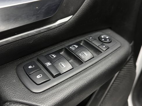 Used 2019 RAM 1500 Big Horn AWD/4WD image 10