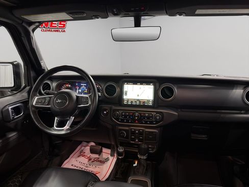 Used 2023 Jeep Wrangler Unlimited Sahara w/ LED Lighting Group AWD/4WD image 19