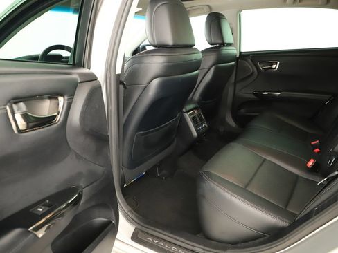 Used 2014 Toyota Avalon Limited w/ Technology Package FWD image 27