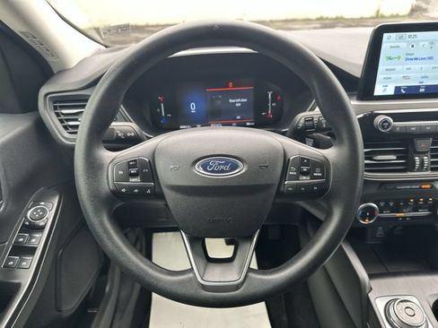 Used 2025 Ford Escape Active AWD/4WD image 13