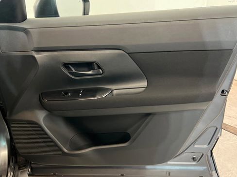 Certified 2025 Nissan Kicks S image 23