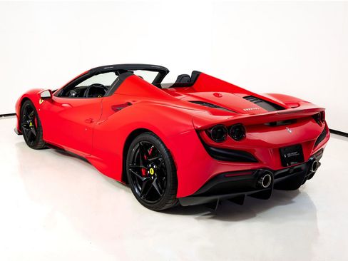 Certified 2021 Ferrari F8 Tributo image 2