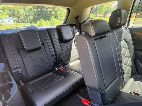 Used 2025 Volkswagen Atlas SE AWD/4WD image 26