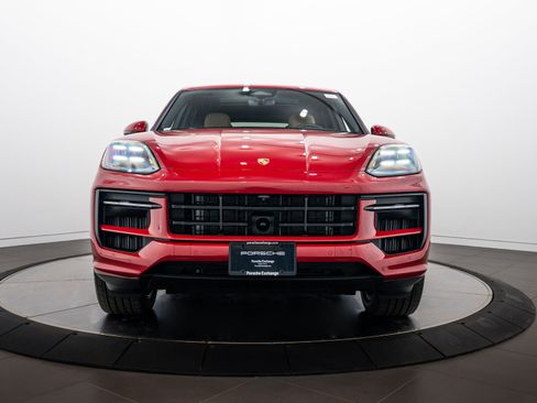 Certified 2026 Porsche Cayenne AWD/4WD image 10