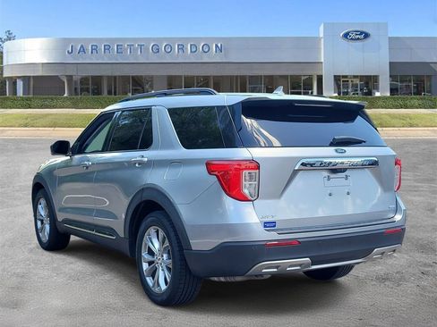 Certified 2020 Ford Explorer XLT w/ Equipment Group 202A RWD image 3