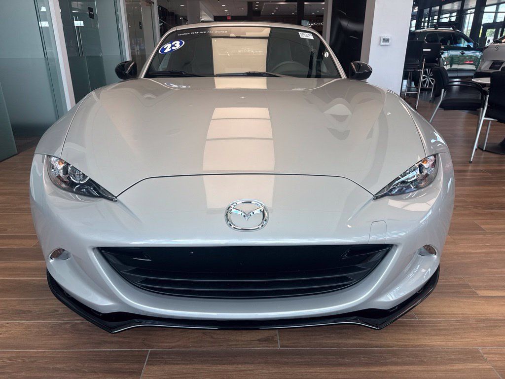 Certified 2023 MAZDA MX-5 Miata Club w/ Weather Package RWD image 2